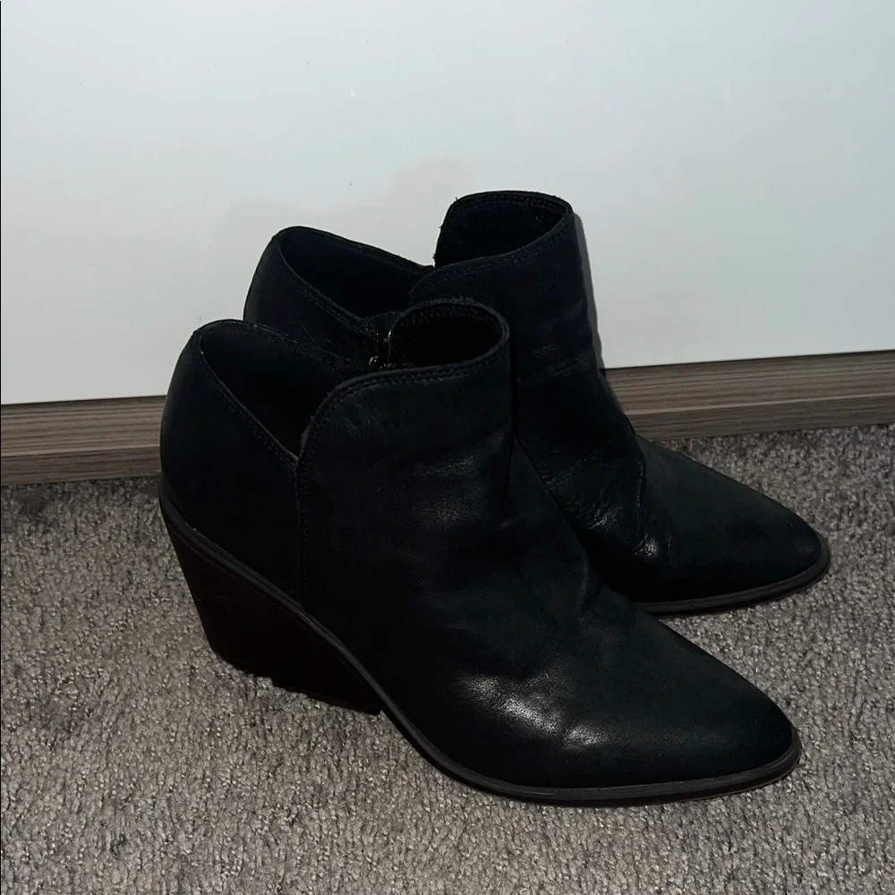 Lucky Brand leather Ankle Boots Size 7